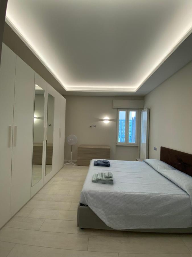 Casa Dante: Oneglia Centro-Marina-Spiagge Apartment อิมเปรีอา ภายนอก รูปภาพ