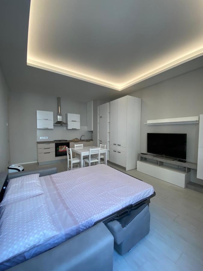 Casa Dante: Oneglia Centro-Marina-Spiagge Apartment อิมเปรีอา ภายนอก รูปภาพ