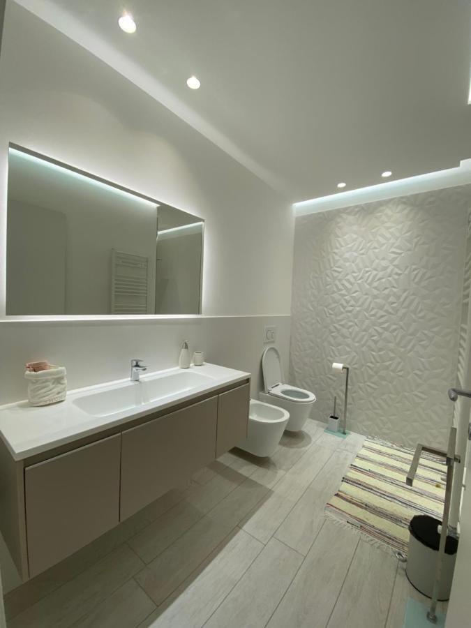 Casa Dante: Oneglia Centro-Marina-Spiagge Apartment อิมเปรีอา ภายนอก รูปภาพ