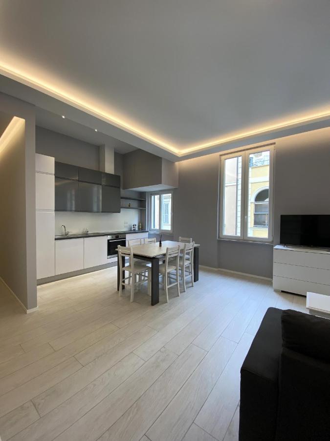 Casa Dante: Oneglia Centro-Marina-Spiagge Apartment อิมเปรีอา ภายนอก รูปภาพ