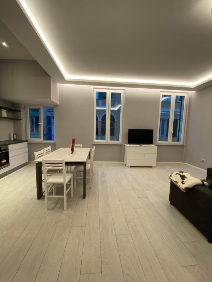 Casa Dante: Oneglia Centro-Marina-Spiagge Apartment อิมเปรีอา ภายนอก รูปภาพ