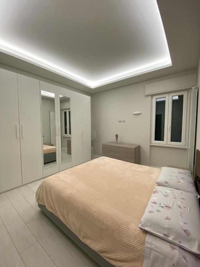 Casa Dante: Oneglia Centro-Marina-Spiagge Apartment อิมเปรีอา ภายนอก รูปภาพ