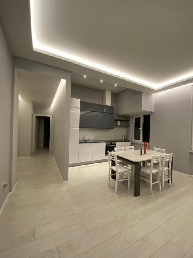 Casa Dante: Oneglia Centro-Marina-Spiagge Apartment อิมเปรีอา ภายนอก รูปภาพ