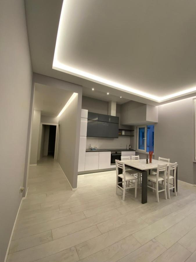 Casa Dante: Oneglia Centro-Marina-Spiagge Apartment อิมเปรีอา ภายนอก รูปภาพ