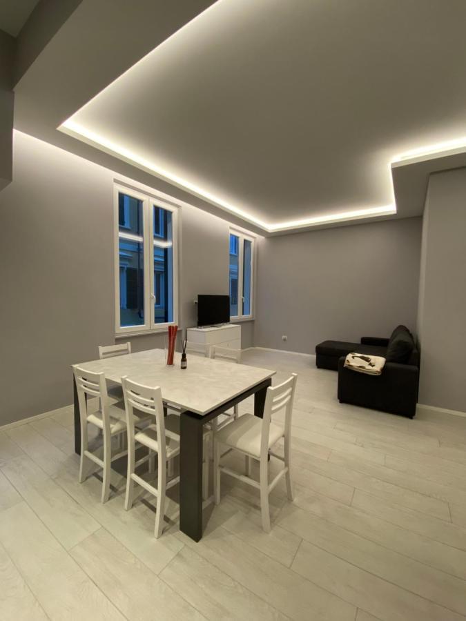 Casa Dante: Oneglia Centro-Marina-Spiagge Apartment อิมเปรีอา ภายนอก รูปภาพ