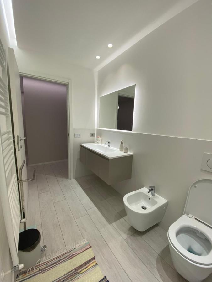 Casa Dante: Oneglia Centro-Marina-Spiagge Apartment อิมเปรีอา ภายนอก รูปภาพ
