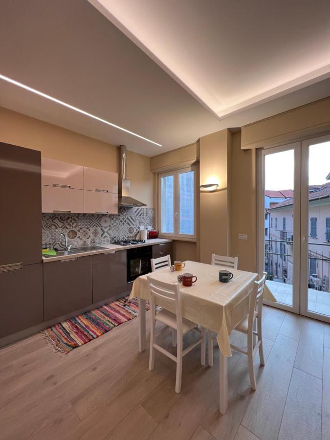 Casa Dante: Oneglia Centro-Marina-Spiagge Apartment อิมเปรีอา ภายนอก รูปภาพ