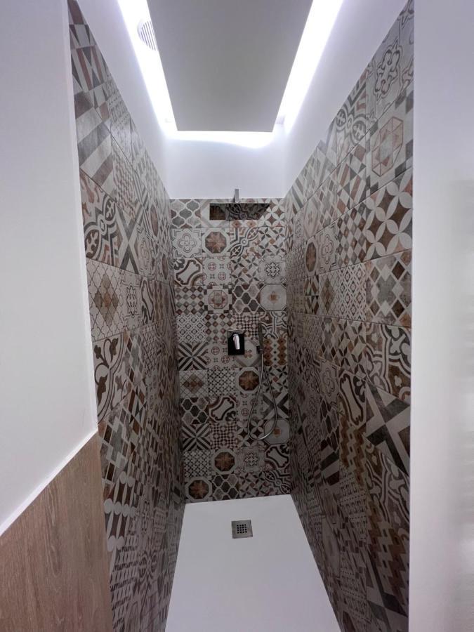 Casa Dante: Oneglia Centro-Marina-Spiagge Apartment อิมเปรีอา ภายนอก รูปภาพ