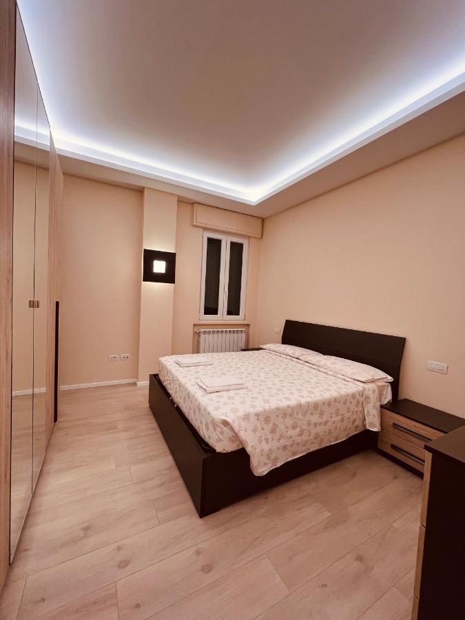 Casa Dante: Oneglia Centro-Marina-Spiagge Apartment อิมเปรีอา ภายนอก รูปภาพ