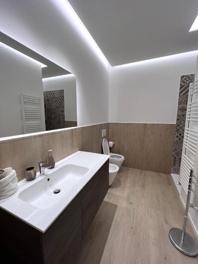Casa Dante: Oneglia Centro-Marina-Spiagge Apartment อิมเปรีอา ภายนอก รูปภาพ