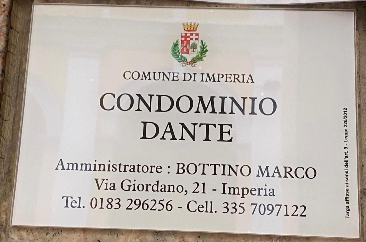 Casa Dante: Oneglia Centro-Marina-Spiagge Apartment อิมเปรีอา ภายนอก รูปภาพ